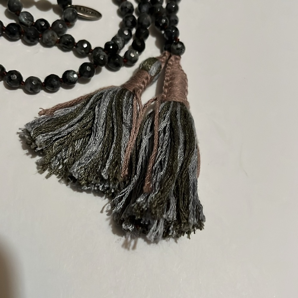 Lizou Tassel Necklace, or wrap bracelet - Picture 4 of 4